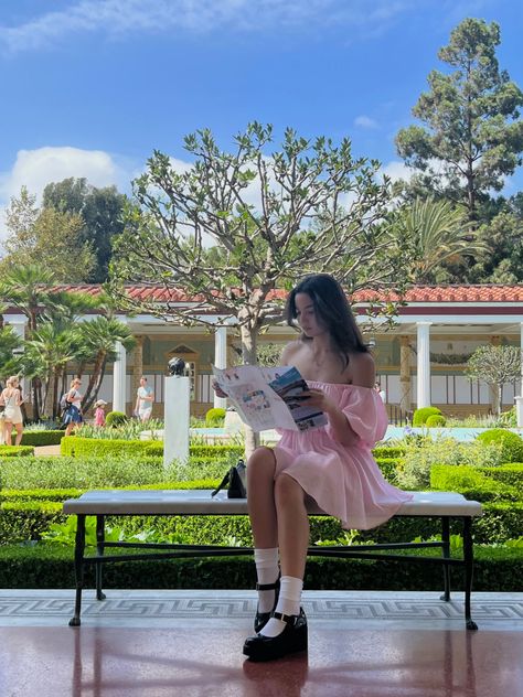 Getty Museum Outfit, Mary Jane Dress Outfit, Pink Mary Janes Outfit, Museum Pose, Pose Inspo Instagram, Mary Jane Outfit, Mary Janes Outfit, Outfit Inspo Pink, Mary Jane Shoes Outfit