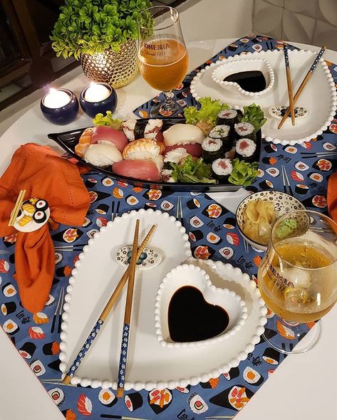 Traditional Russian Food, Romantic Dinner Decoration, Resturant Design, Sushi Menu, Easy Sushi, Romantic Date Night Ideas, Glamour Decor, Sushi Night, Dinner Decoration