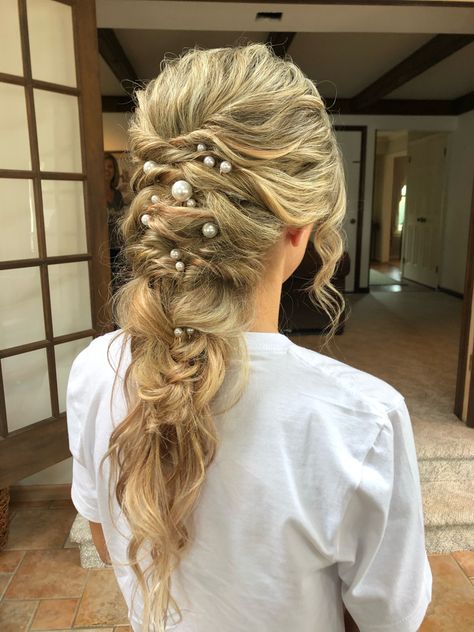 #tbmbrittany #mermaidhair #braids #braidstyles @pinkpewter #braidedhairstyle #weddinghairstyles Mermaid Hairstyle, Fairy Hairstyles, Hairstyles For Weddings, Glitter Roots, Mermaid Ideas, Floral Hair Vine, Vintage Curls, Mermaid Braid, Wedding Hair Makeup