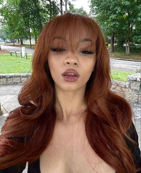 Sweet Sixteen Hairstyles, Ginger Black Women, Ginger Wig With Bangs, Ginger Hair Black Women, 2023 Haircut Trends, Ginger Hairstyles, Ginger Wigs, Beautiful Short Hair, Hairstyle 2023