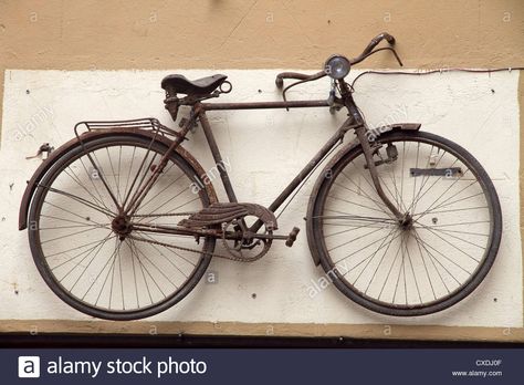 Vintage bicycle hanging on wall on repairing garage shop, Palma de Stock Photo, Royalty Free Image: 50701295 - Alamy Vintage Bicycle Decor, Garage Repair, Bicycle Decor, Garage Shop, Vintage Bike, Coffee Photography, Old Bikes, Bike Frame, Vintage Bicycles