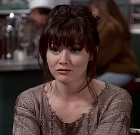 Shannon Doherty Outfits, Brenda Walsh Hair, Brenda Walsh Outfits, Shannen Doherty Charmed, Shannon Doherty, 90s Television, 90210 Fashion, Fashion Brenda, Brenda Walsh