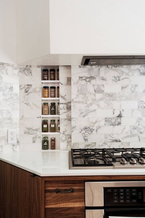 Location: New York, USA  Designer: Frame Design Lab  Features: A secret sliding panel in the splashback conceals condiment storage. Kitchen New York, Hidden Kitchen, Spice Storage, Storage Design, Design Lab, Spice Rack, Hidden Storage, Built In Storage, Contemporary Kitchen