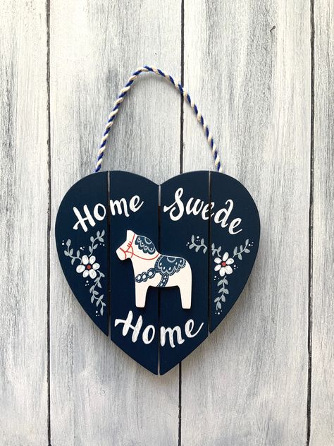 Swedish Crafts, Christmas School Crafts, Swedish Quotes, Swedish Wedding, Swedish Dala Horse, Swedish Kitchen, Swedish Traditions, Swedish Cottage, Swedish Decor