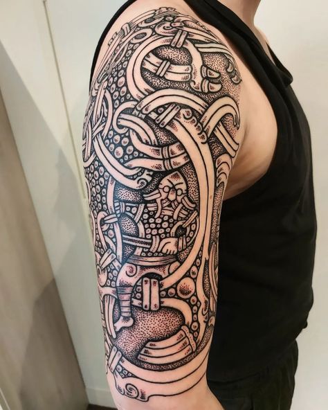 Vidar Killing Celtic Tattoo Vidar Norse Mythology, Celtic Shoulder Tattoo, Pagan Tattoo, Odin Thor, Celtic Traditions, Ireland Scotland, Celtic Tattoo, Viking Art, Norse Mythology