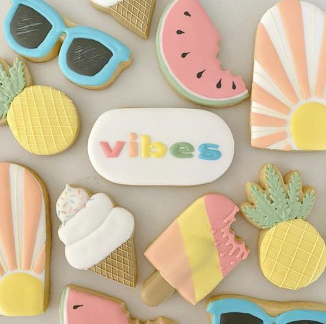 Pool Theme Cookies, Beach Themed Decorated Cookies, Pool Party Decorated Cookies, August Cookies Decorated, Summer Decorated Cookies Ideas, Lake Cookie Ideas, Summer Theme Cookies Decorated, Summertime Cookies Decorated, Beach Party Cookies