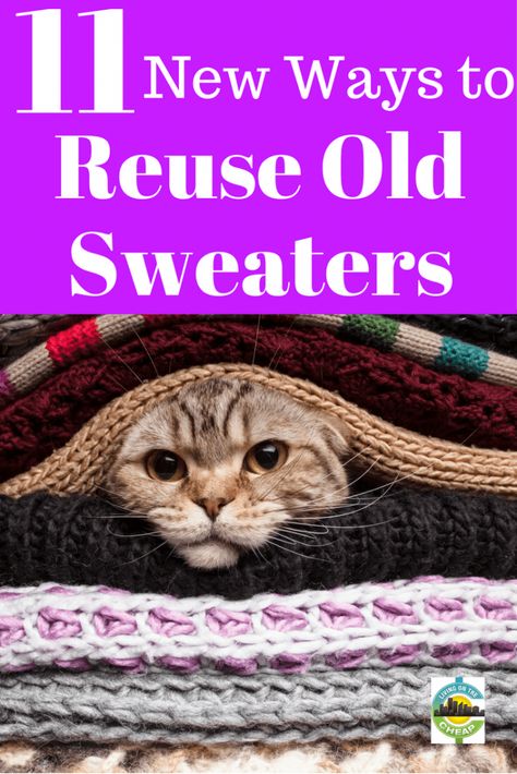 What To Do With Old Sweaters, Old Sweaters Repurposed, Repurpose Sweaters Ideas, Old Sweater Diy, Old Sweater Crafts, Hand Bags Ideas, Sweater Crafts, Sweater Quilt, Scrap Projects