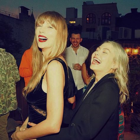 Taylor Swift With Other Celebrities, Phoebe Bridgers, Movie Director, Brooklyn Baby, Taylor Swift 13, Taylor Swift Pictures, Taylor Alison Swift, Couple Goals, Fangirl