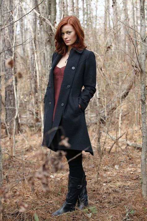 Still of Cassidy Freeman in The Vampire Diaries (2009) The Vampire Diaries Photos, Vampire Diaries Photos, Cassidy Freeman, Longmire Tv Series, Star Of The Day, Vampire Diaries Seasons, Vampire Diaries Cast, Black Characters, Smallville