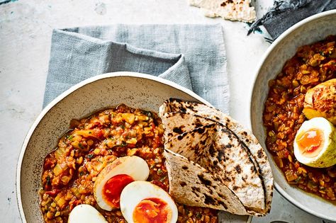 29 Vegetarian Curry Recipes For Easy Vegetable Curry Ideas Spiced crispy egg and lentil curry recipe Easy Vegetable Curry, Healthy Curry Recipe, Red Lentil Recipes, Vegetable Curry Recipes, Lentil Curry Recipes, Curry Recipes Vegetarian, Curry Recipes Easy, Crispy Egg, Healthy Meats