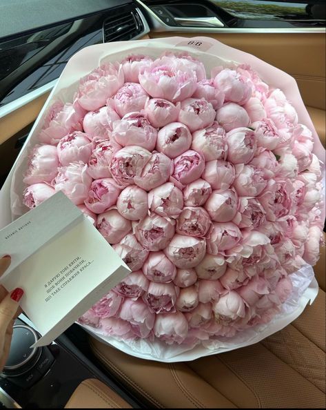 Huge Flower Bouquet, Hydrangeas Flowers, Fav Flower, Pink Hydrangeas, Peonies And Hydrangeas, Boquette Flowers, Angel Aesthetic, Roses Pink, Nothing But Flowers