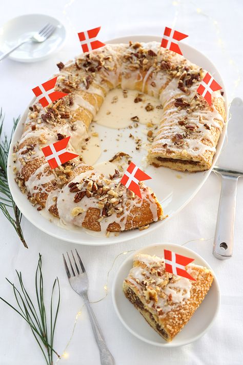 Old Danish Christmas Kringle (Dansk Smørekringle) | Sprinkle Bakes Kringle Recipe, Danish Cuisine, Danish Recipe, Danish Christmas, Scandinavian Food, Impressive Recipes, Danish Food, Scandinavian Christmas, Holiday Treats