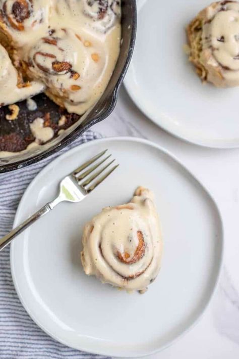 Quick Sourdough Discard Cinnamon Rolls - Farmhouse on Boone Farmhouse On Boone Sourdough Cinnamon Rolls, Discard Cinnamon Rolls, Sourdough Discard Cinnamon Rolls, Quick Cinnamon Rolls, Farmhouse On Boone, Sourdough Muffins, Sourdough Pizza Crust, Sourdough Cinnamon Rolls, Cream Cheese Topping