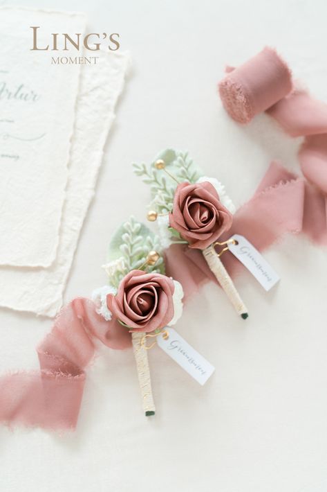 Fall Greenery Wedding, Prom Boutonniere, Fall Greenery, Boutonnieres Prom, Wedding Boutonnieres, Wedding Aesthetics, Boho Country, Rose Cream, Foam Roses