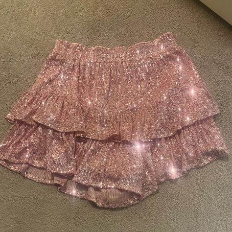 From Boutique,Never Worn Before Pink Sparkly Skirt, Pink Glitter Skirt, Pink Fringe Skirt, Sequin Skirts, Glitter Skirt, Chappel Roan, Sparkly Skirt, Skirt Aesthetic, Glitter Shorts