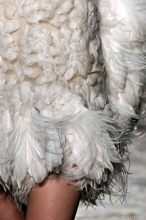 DENIM/BLACK/WHITE Feather Fashion, Runway Details, Feather Flower, Feather Dress, Marchesa, Couture Collection, Fashion Details, Style Board, Fashion Magazine