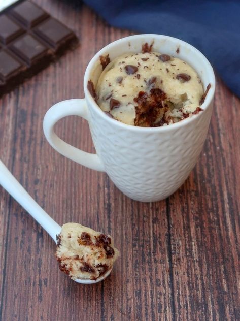 Mug cake moelleux aux pépites de chocolat {vegan} Mug Cake Cake Mix, Simple Chicken Alfredo Recipe, Mug Cake Healthy, Cookie In A Mug, Mug Cake Microwave, Chicken Taco Recipes, Bowl Cake, Instant Pot Recipes Chicken, Mary Berry