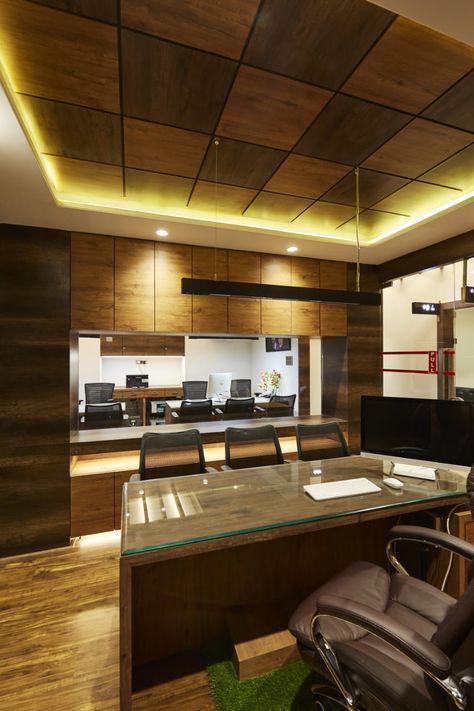 Pop False Ceiling Design For Office Cabin, Office Pop Design Ceiling, Ceo Office False Ceiling Design Modern, False Ceiling For Office Cabin, Office Ceiling Design Small Spaces, Doctor Table, Advocate Office, Office Ceiling Design, Meeting Room Design Office