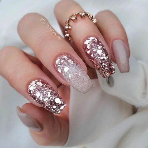 Rose Gold Sparkle Nails, Pink Ombre Nails Glitter, Gold Sparkle Nails, Rose Gold Nails Glitter, Gold Glitter Nail Polish, Gold Gel Nails, Rose Gold Nail Polish, Gold Chrome Nails, Matte Pink Nails