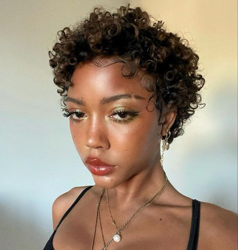 3b Pixie Curly Hair, 3c Pixie Cut, Latina With Short Hair, Curly Buzz Cut Women, Curly Pixie Haircut Black Women, Curly Pixie Cuts Black Women, Super Short Curly Hairstyles, Super Short Curly Hair, Really Short Curly Hair