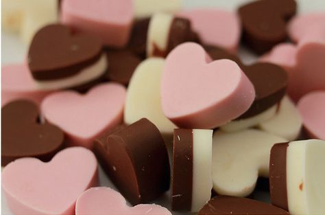 Choco Biscuit, Healthy Valentines, Neapolitan Ice Cream, Chocolate Girls, Valentines Day Desserts, Pink Chocolate, Chocolate Hearts, Pink And Brown, Cute Desserts