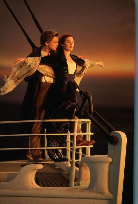 In this scene Jack shows Rose a different side of life. While they are both enjoying the view and the wind, they sense the connection between them. This is where they start discovering their love for each other and where they first kissed. This set shows peace and romance. Leonardo Dicaprio In Titanic, Leonardo Dicaprio Titanic, Celebrity Couple Costumes, Hicks Und Astrid, Titanic Movie Poster, Titanic Kate Winslet, Titanic Leonardo Dicaprio, Titanic Photos, Leo And Kate