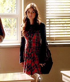 Aria Inspiration Aria Montgomery Outfits, Aria Montgomery Style, Aria Style, Pretty Little Liars Aria, Pll Outfits, Pretty Little Liars Outfits, Pretty Little Liars Fashion, Pll Fashion, 2010s Fashion