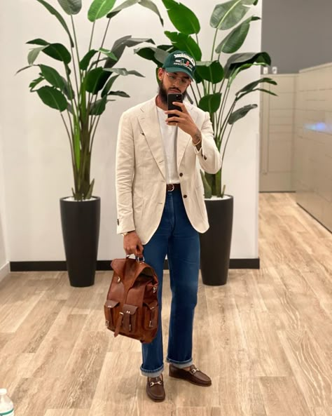 Chayanne Muñoz on Instagram: “Just me in my favorite pair of denim, favorite sports jacket (at the moment), favorite hat and yup you guessed it, favorite shoes too.…” Mens Sports Jacket Outfit, Jacket Jeans Outfit Men, Sports Jacket Outfit Men, Sports Jacket Outfit, Denim Jacket Men Outfit, Mens Sports Jacket, Denim Outfit Men, Conservative Outfits, Coffee Outfit