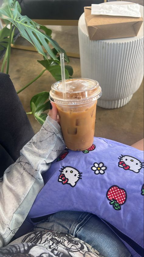 Baggu Hello Kitty, Baggu Crescent Bag Aesthetic, Baggu Crescent Bag, Baggu Crescent, Coffee Photoshoot, Kanken Bag, Baggu Bag, Sensitive Soul, Baggu Bags