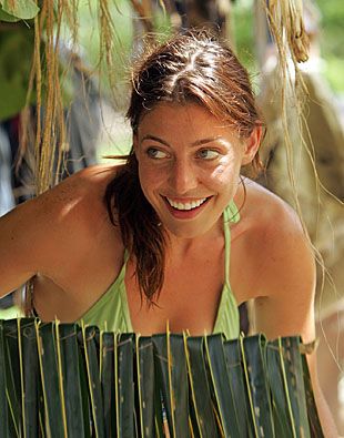 Amanda Kimmel Age: 25 Los Angeles, CA  9th Place Amanda Kimmel, Survivor Micronesia, Parvati Shallow, Survivor Heroes Vs Villains, Heroes Vs Villains, Survivor Show, Baby Sleep Schedule, Woman Crush, Warning Signs