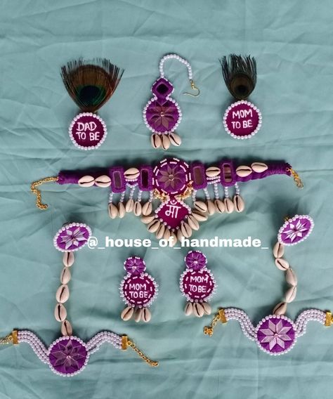 Baby Shower Jwellary Indian, Godbharai Jewellery, Shadi Decor, Diy Necklace Designs, Navratri Jewellery, Cloth Jewellery, Baby Shower Jewelry, Mirror Jewellery, Businesses Ideas