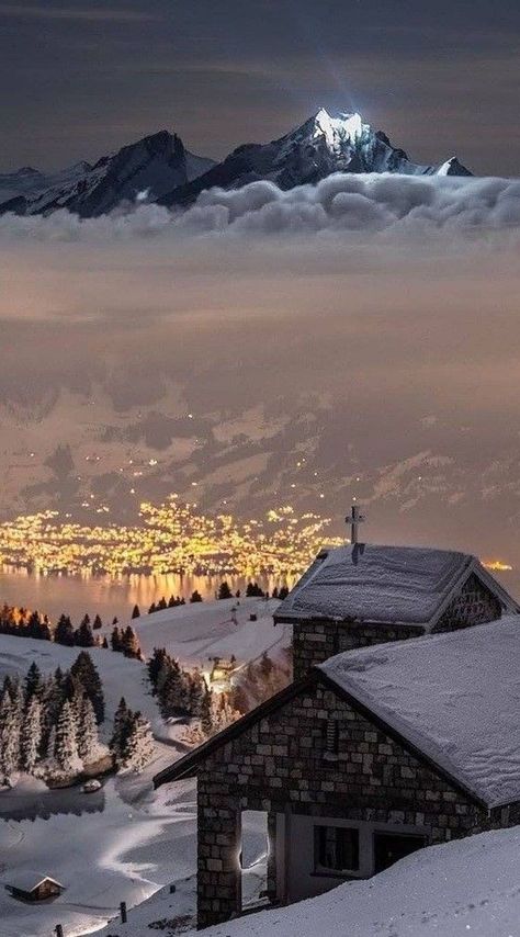 Winter Photos, Mountain Life, Winter Scenery, Christmas Wonderland, Winter Beauty, Winter Wonder, Winter Aesthetic, Beautiful Places To Travel, Pretty Places