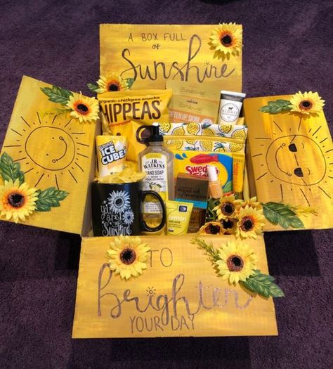 30+ DIY Sunshine Care Package Ideas to Bring Good Vibes | HubPages Yellow Box Gift Ideas, Sunshine In A Box Ideas, Sunshine Box For Bestie, Cute Gift Packaging Ideas Friends, Basket Full Of Sunshine, Basket Full Of Sunshine Gift Ideas, Bag Of Sunshine Gift Ideas, Rainbow Care Package, Box Full Of Sunshine Ideas