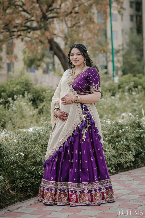 Ghaghra Choli, Dresses For Pregnant Women, Indian Look, Half Saree Designs, Baby Shower Outfit, Ghagra Choli, Chaniya Choli, Embroidered Clothes, Fashion Blouse