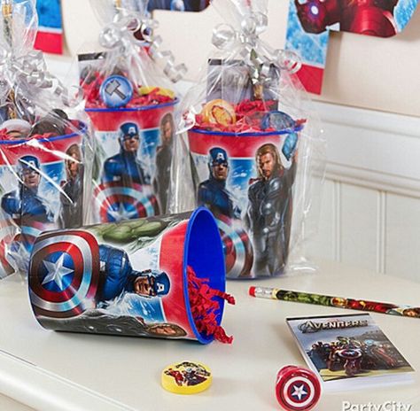 Avengers birthday party favor cups Marvel Party Favors, Marvel Party Ideas, Avengers Party Favors, Avengers Party Ideas, Avenger Party, Superhero Favors, Avengers Birthday Party, Party Cooler, Party Favor Cups