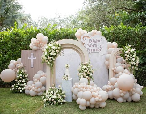 Bautismo Ideas Decoration, Bautizo Decor, Bautizo Backdrop, Bautizo Ideas, Ideas Bautizo, Baptism Decor, Disneyland Birthday, First Communion Decorations, Communion Decorations