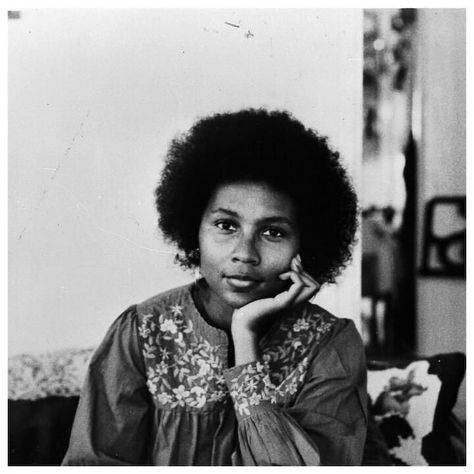 NITCH Bell Hooks, Feminist Theory, Feminist Movement, Unapologetically Black, Social Activist, Black Authors, Art Of Love, Black Culture, My Heart Is Breaking