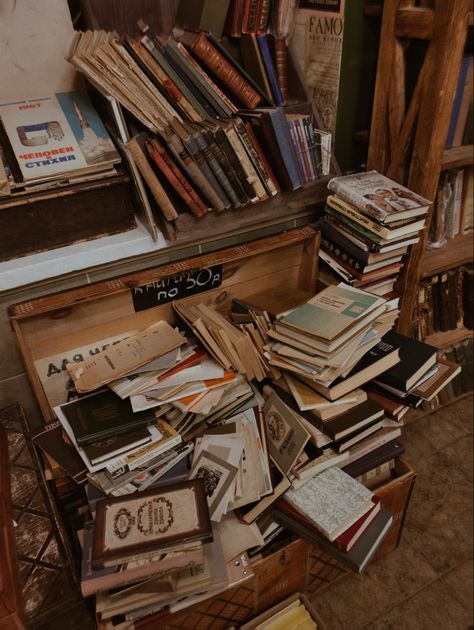 Books Everywhere Aesthetic, Literary Arts Aesthetic, Hanacore Aesthetics, Second Hand Bookstore Aesthetic, Cute Bookstore Aesthetic, Dark Academia Tik Tok, Agatha Core, Aurelia Aesthetic, 1940 Aesthetic