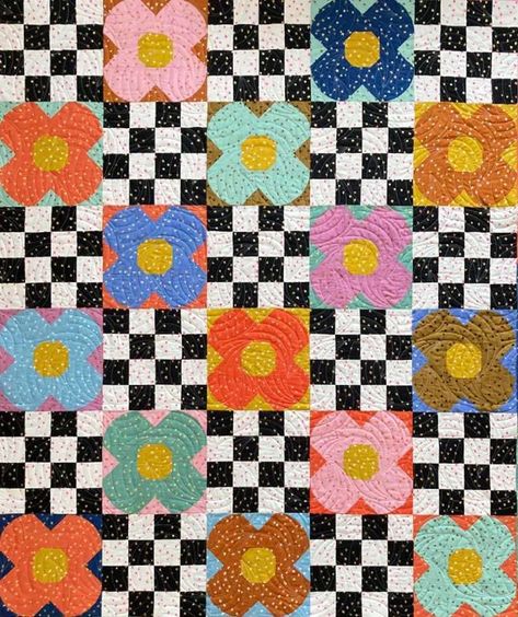 Quilt Vintage Pattern, Flower Patchwork Quilt, Vintage Quilting Patterns, Flower Quilting Designs, 70s Quilt Patterns, Quilt Patterns Traditional, Retro Quilt Patterns, 9 Square Quilt Patterns, Cute Quilt Patterns