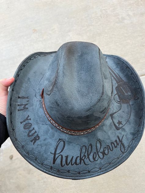 Blue Huckleberry Revolver Cowgirl Burne Hat Suede Hat Cowboy Hat Ladies Western Hat Wide Brim Fedora Hippie Rancher - Etsy Rodeo Crafts, Burning Hats, Cowboy Hat Crafts, Cowgirl Hats Western, Hats Ideas, Cowboy Hat Design, Cowboy Hat Styles, Custom Cowboy Hats, Suede Hat