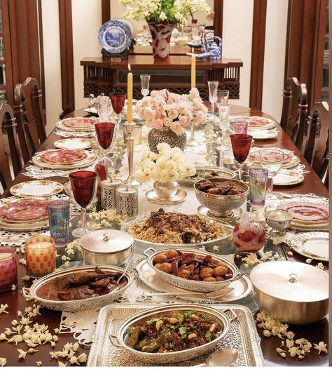 Persian Dinner Table, Persian Dinner, Food Decorations, Iranian Food, Dinner Table Decor, Persian Food, Yummy Comfort Food, Food Decoration, Christmas Dinner