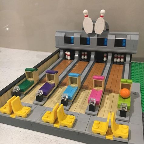 Lego Bowling Alley, Lego Stuff To Build, Fun Lego Builds, Things To Build Out Of Legos, Diy Lego Builds, Lego City Ideas Buildings, Easy Lego Creations Step By Step, Cute Lego Builds, Lego Friends Ideas