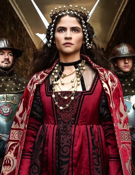 Incendiary inspo: world inspo REN Joanna Of Castile, Alba Galocha, The Spanish Princess, Spanish Queen, Spanish Clothing, Medieval Princess, Spanish Princess, Don Pedro, History Queen