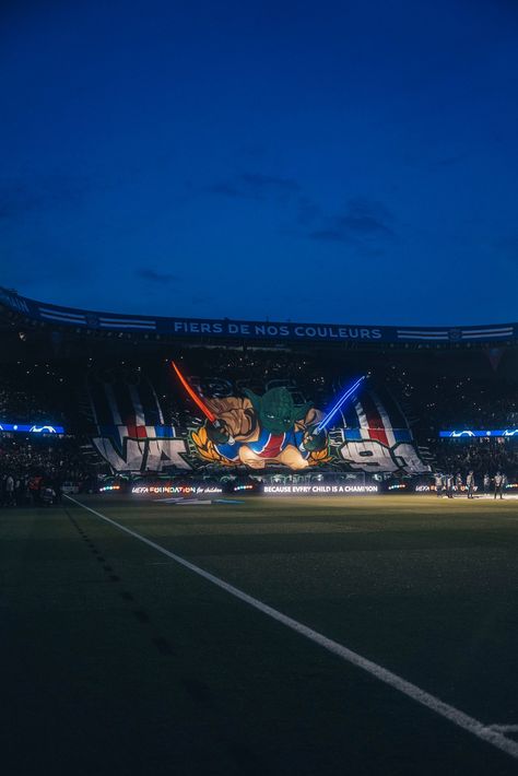 Psg Ultras, Psg Wallpaper, Ultras Football, Football Images, Football Memes, Football Wallpaper, Vintage Football, Black And White Aesthetic, Paris Saint