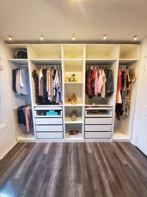 Ikea Pax Closet #closet #ikeapax #ikea #pax #closetgoals em 2022 | Vestiários pequenos, Layout de armário, Ideias de decoração quarto casal Open Closet Design Layout, Room Closet Ideas Bedrooms, Ikea Pax Closet, Pax Closet, Organized Closet, Dressing Room Closet, Dream Closet Design, Closet Design Layout, Closet Renovation