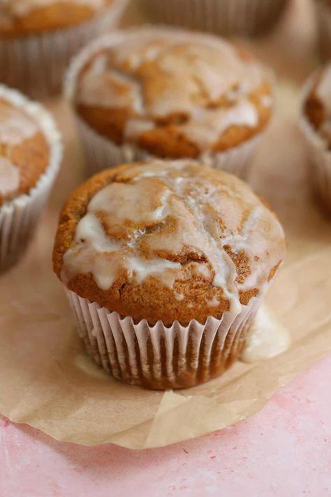 These easy Pumpkin Banana Muffins are perfect for lunchboxes or on-the-go breakfasts. With warm Fall spices and an easy dairy free option! Banana Muffins Gluten Free, Homemade Pumpkin Spice Mix, Pumpkin Banana Muffins, Gluten Free Pumpkin Recipes, Gluten Free Pumpkin Muffins, Muffins Gluten Free, Healthy Banana Muffins, Dairy Free Pumpkin, Pumpkin Spice Donut