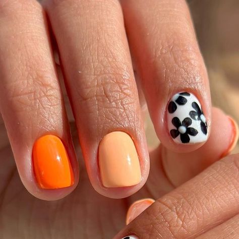 Simple Nails With Accent Nail, August Manicure, Boston Nails, Nails With Accent Nail, Nails With Accent, Cute Funky Nails, Camo Nails, Manicure Inspiration, Accent Nail