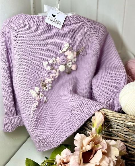 Stylish Kurtis Design, Simple Sweater, Preemie Clothes, Knitting Baby, Baby Sweater Knitting Pattern, Crochet Knit Stitches, Stylish Crochet, Simple Sweaters, Embroidery Sweater