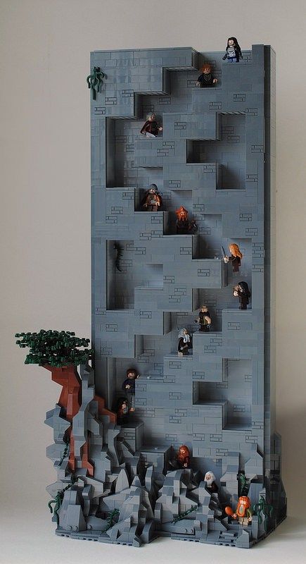 Hidden Stairs to Erebor Lego Stairs, Awesome Lego Creations, Hidden Stairs, Lego Lotr, Lego Tower, Hidden Staircase, Lego Hobbit, Lego Halloween, Lego Mindstorms