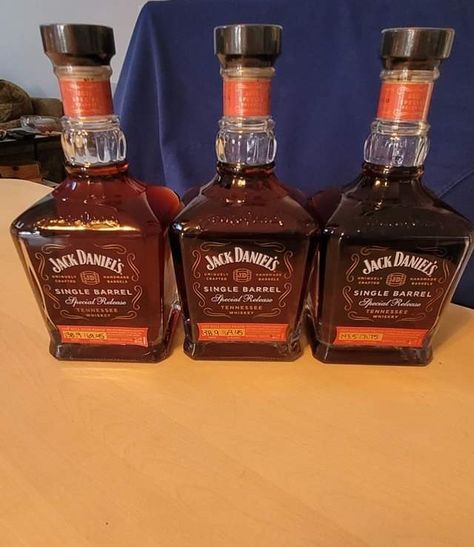 Jack Daniels Single Barrel, Whisky Drinks, Cigars And Whiskey, Tennessee Whiskey, Jack Daniel, Good Spirits, Jack Daniels Whiskey Bottle, Drink Up, Jack Daniels